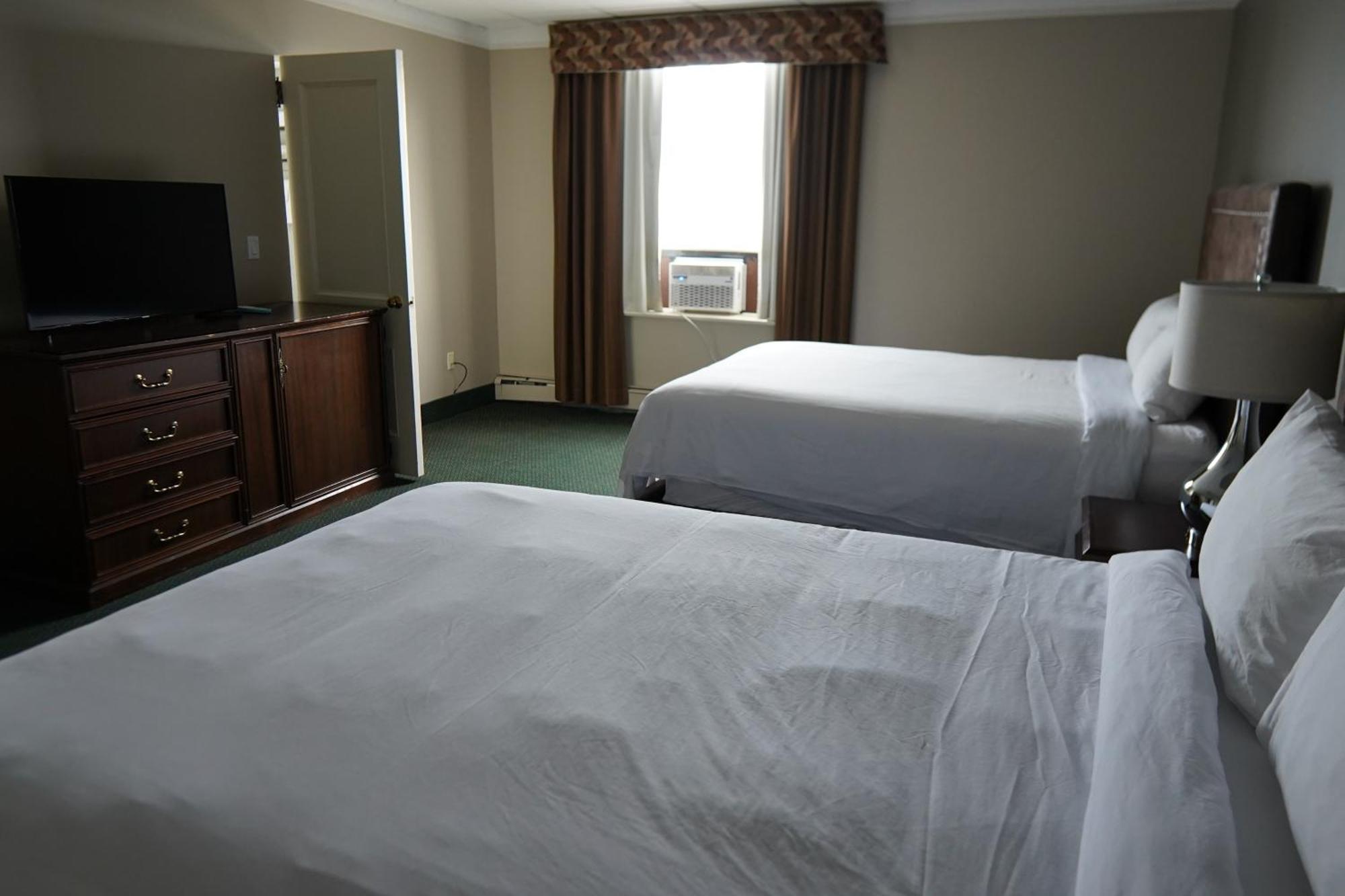 Prince Arthur Waterfront Hotel & Suites Θάντερ Μπέι Εξωτερικό φωτογραφία