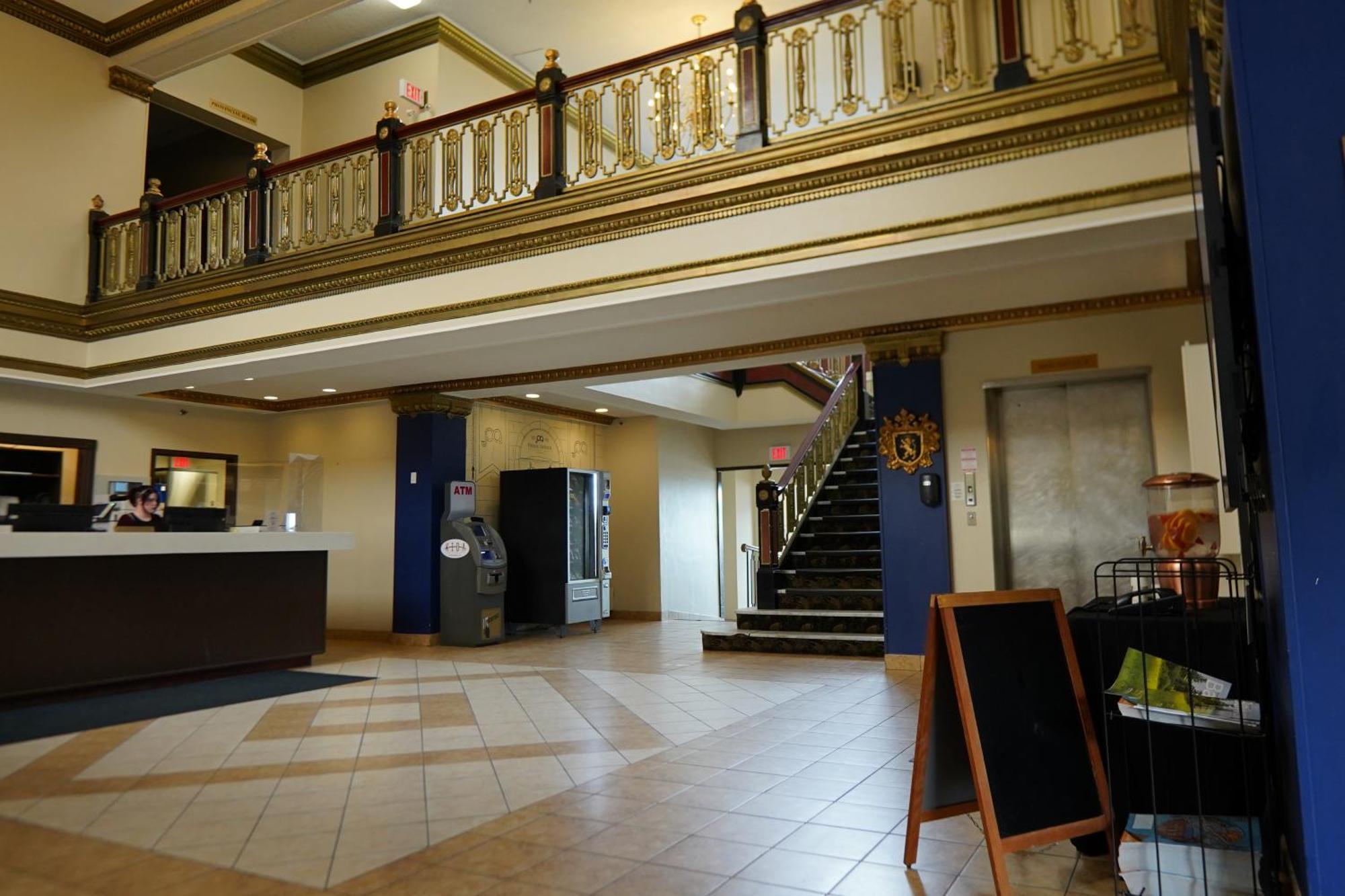 Prince Arthur Waterfront Hotel & Suites Θάντερ Μπέι Εξωτερικό φωτογραφία
