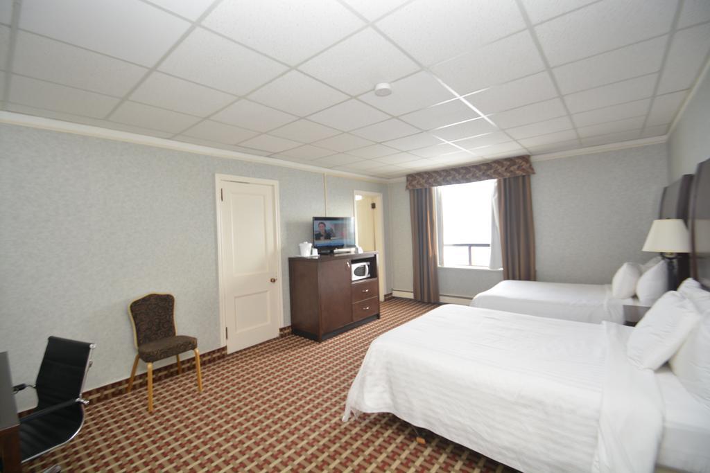 Prince Arthur Waterfront Hotel & Suites Θάντερ Μπέι Εξωτερικό φωτογραφία
