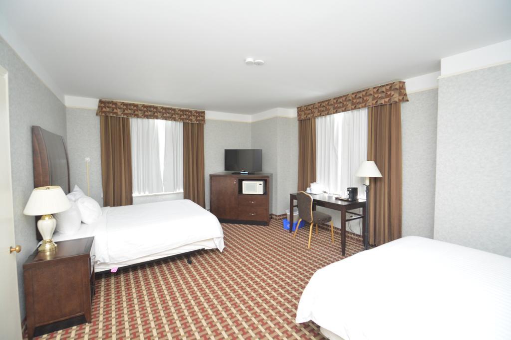 Prince Arthur Waterfront Hotel & Suites Θάντερ Μπέι Εξωτερικό φωτογραφία
