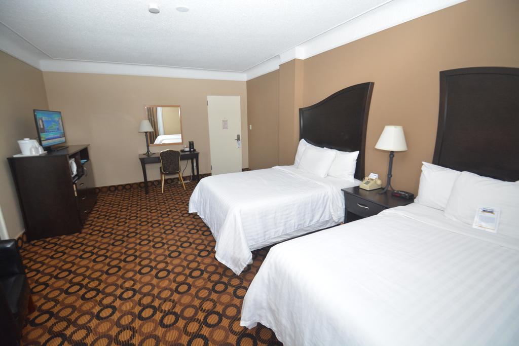 Prince Arthur Waterfront Hotel & Suites Θάντερ Μπέι Εξωτερικό φωτογραφία