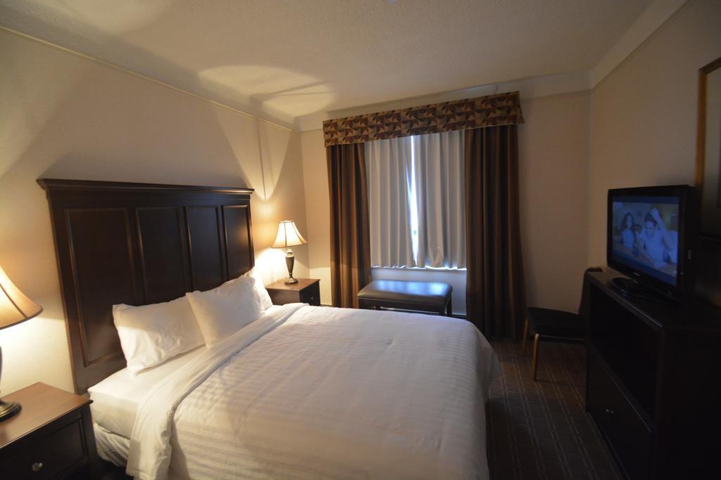 Prince Arthur Waterfront Hotel & Suites Θάντερ Μπέι Εξωτερικό φωτογραφία