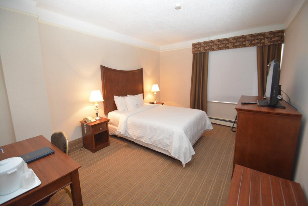 Prince Arthur Waterfront Hotel & Suites Θάντερ Μπέι Εξωτερικό φωτογραφία