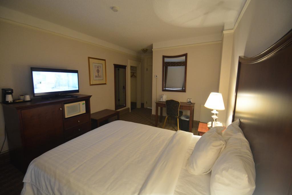 Prince Arthur Waterfront Hotel & Suites Θάντερ Μπέι Εξωτερικό φωτογραφία