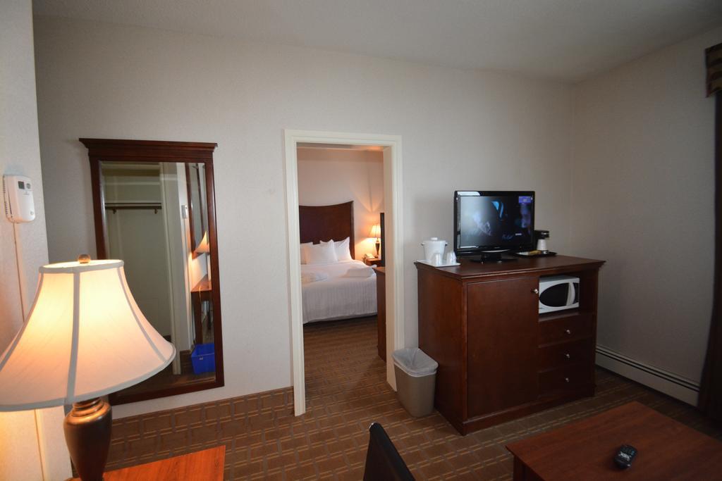 Prince Arthur Waterfront Hotel & Suites Θάντερ Μπέι Εξωτερικό φωτογραφία