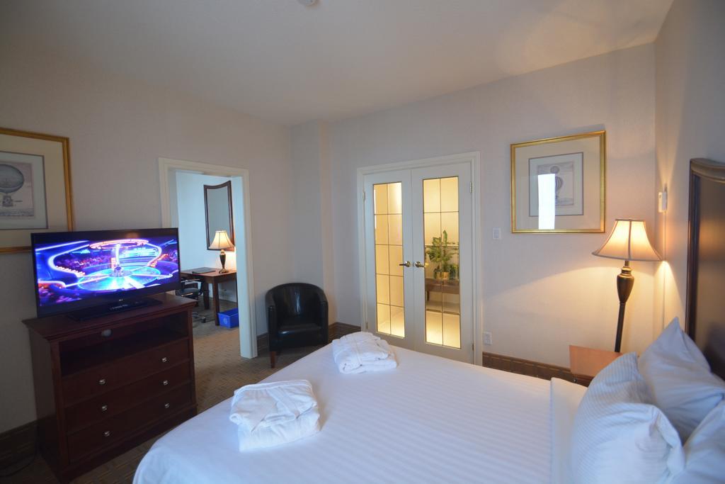 Prince Arthur Waterfront Hotel & Suites Θάντερ Μπέι Εξωτερικό φωτογραφία