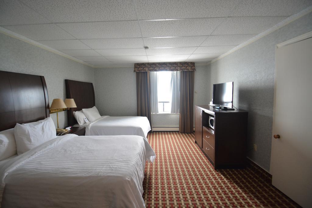 Prince Arthur Waterfront Hotel & Suites Θάντερ Μπέι Εξωτερικό φωτογραφία