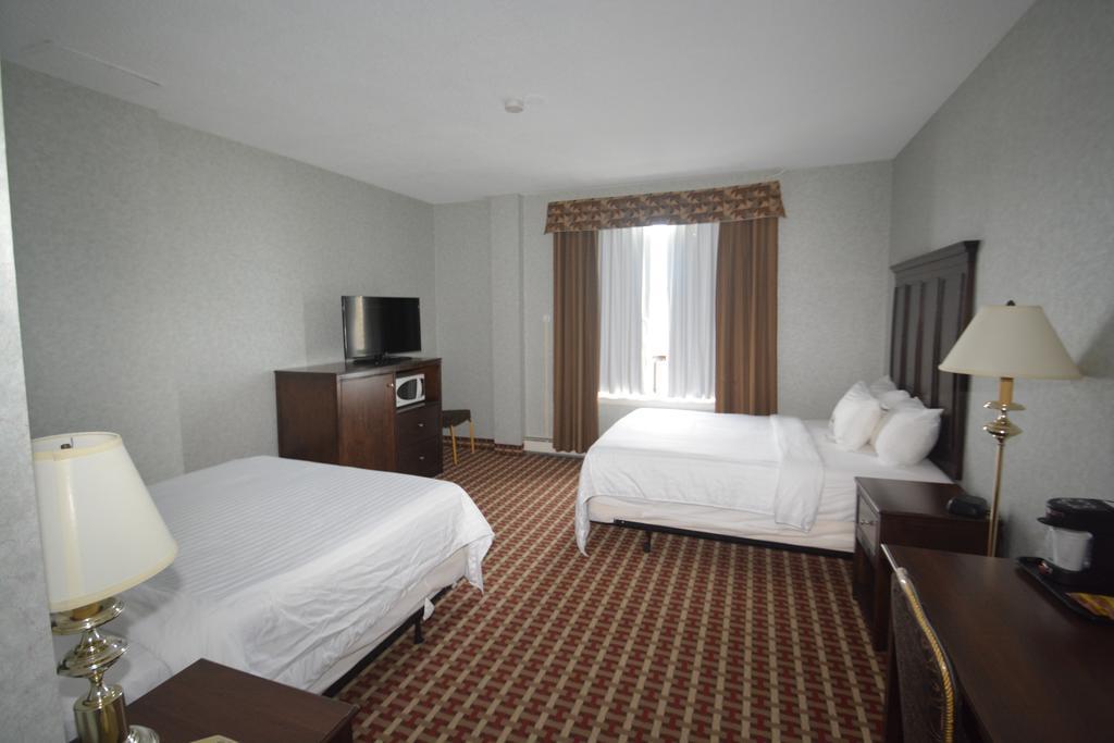 Prince Arthur Waterfront Hotel & Suites Θάντερ Μπέι Εξωτερικό φωτογραφία