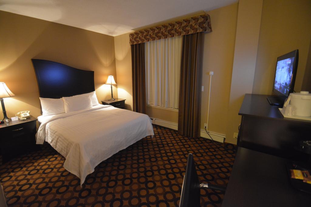Prince Arthur Waterfront Hotel & Suites Θάντερ Μπέι Εξωτερικό φωτογραφία
