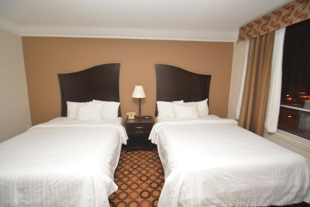 Prince Arthur Waterfront Hotel & Suites Θάντερ Μπέι Εξωτερικό φωτογραφία