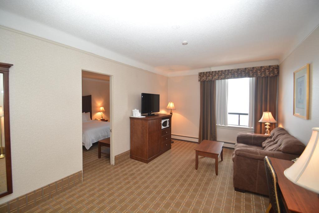 Prince Arthur Waterfront Hotel & Suites Θάντερ Μπέι Εξωτερικό φωτογραφία