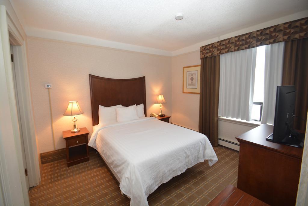 Prince Arthur Waterfront Hotel & Suites Θάντερ Μπέι Εξωτερικό φωτογραφία