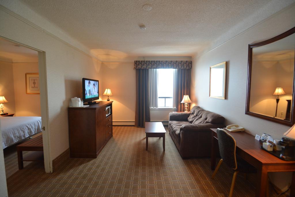 Prince Arthur Waterfront Hotel & Suites Θάντερ Μπέι Εξωτερικό φωτογραφία